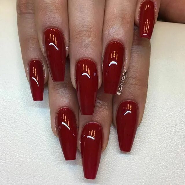Красный дизайн ногтей балерина "Competition Red" från #lillynails #beautifulacrylicnails Red nails, Coffin nail