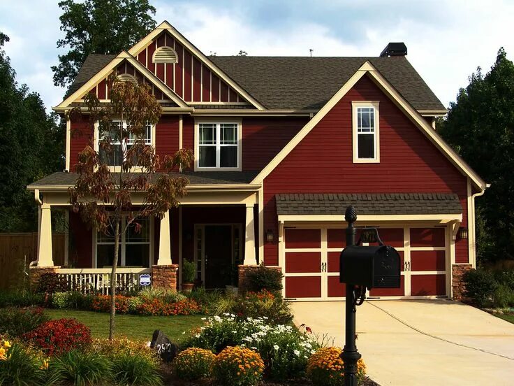 Красный дом фото с забором welcome, autumn! Exterior house colors, Red house exterior, Exterior paint color