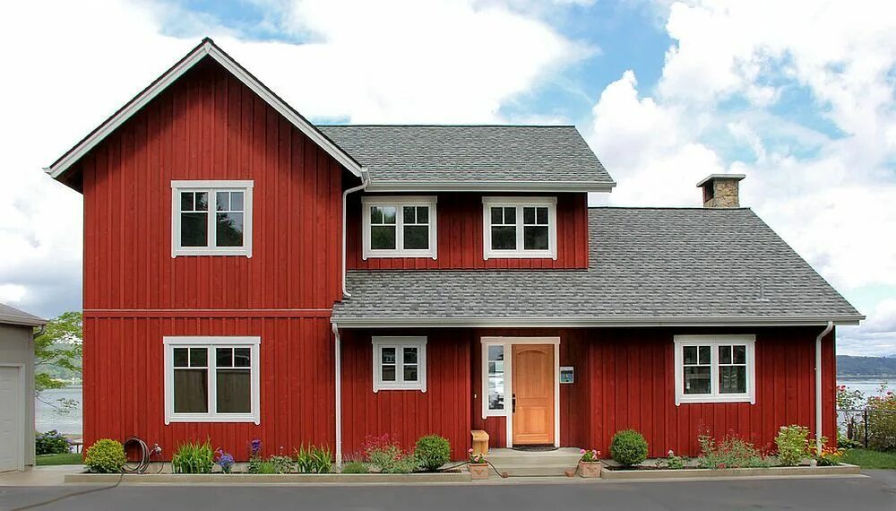Красный дом фото с забором 25 Exterior Color Ideas for your Home that are Trending this Season Scandinavian