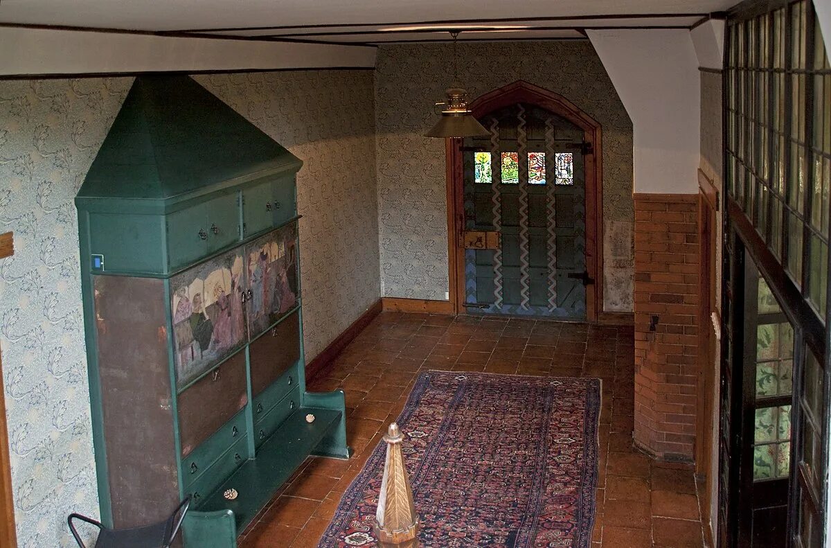 Красный дом интерьер Файл:Red House home of William Morris (4).jpg - Википедия