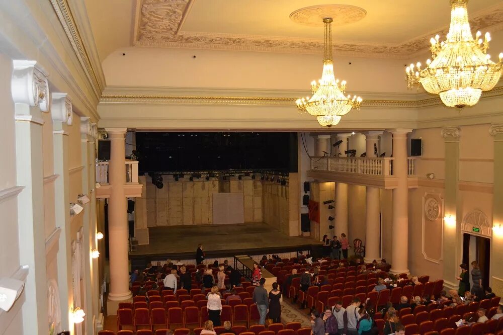 Красный факел фото зала Талантливая поездка в "Красный факел" : Дирекция инновационных творческих проект