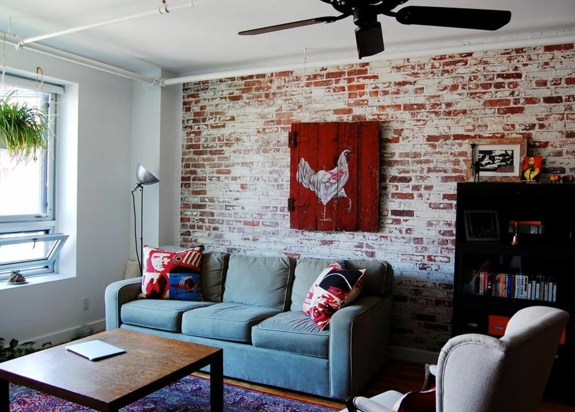 Красный и белый кирпич в интерьере Выбеленный кирпич в гостиной Brick wall living room, Living room tiles, Small li
