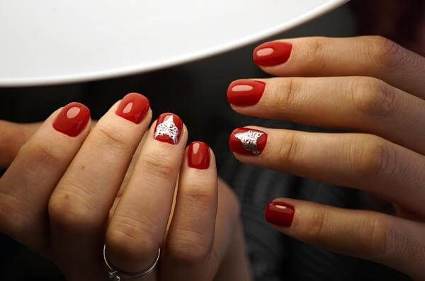 Красный комбинированный маникюр 130 UÑAS DECORADAS PARA TODAS LAS EDADES UÑAS DECORADAS - NAIL ART Diseños de uñ