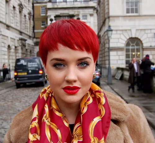 Красный коротких фото Pin by RIAH life style on Hair - Short Short red hair, Wild hair color, Red pixi