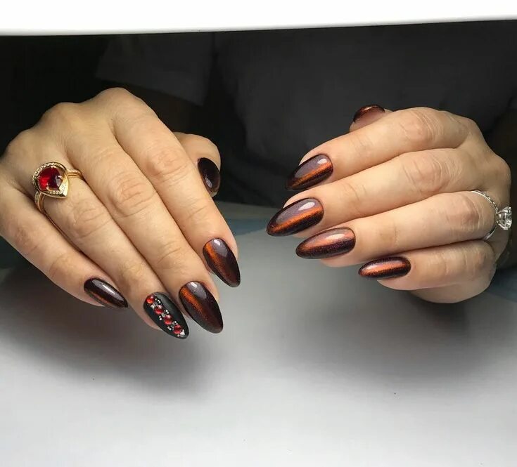 Красный кошачий глаз маникюр миндаль Pin by голубика on Маникюр Nails, Gemstones, Gemstone rings
