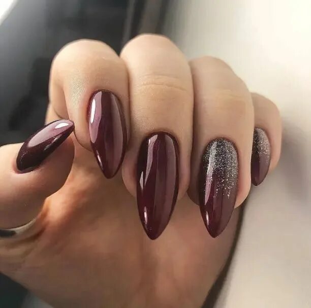Красный кошачий глаз маникюр миндаль Pin by alessia altea on Unghie in 2023 Beauty nails design, Manicure, Funky nail