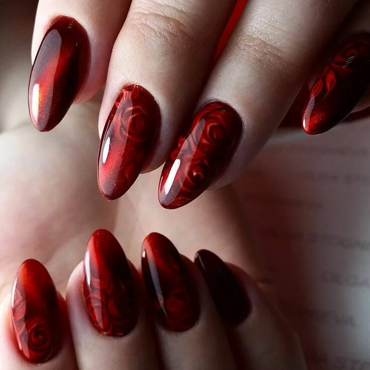 Красный кошачий маникюр с дизайном Instagram post by Nail Artist * May 1, 2017 at 10:54am UTC Матовые ногти, Маникю