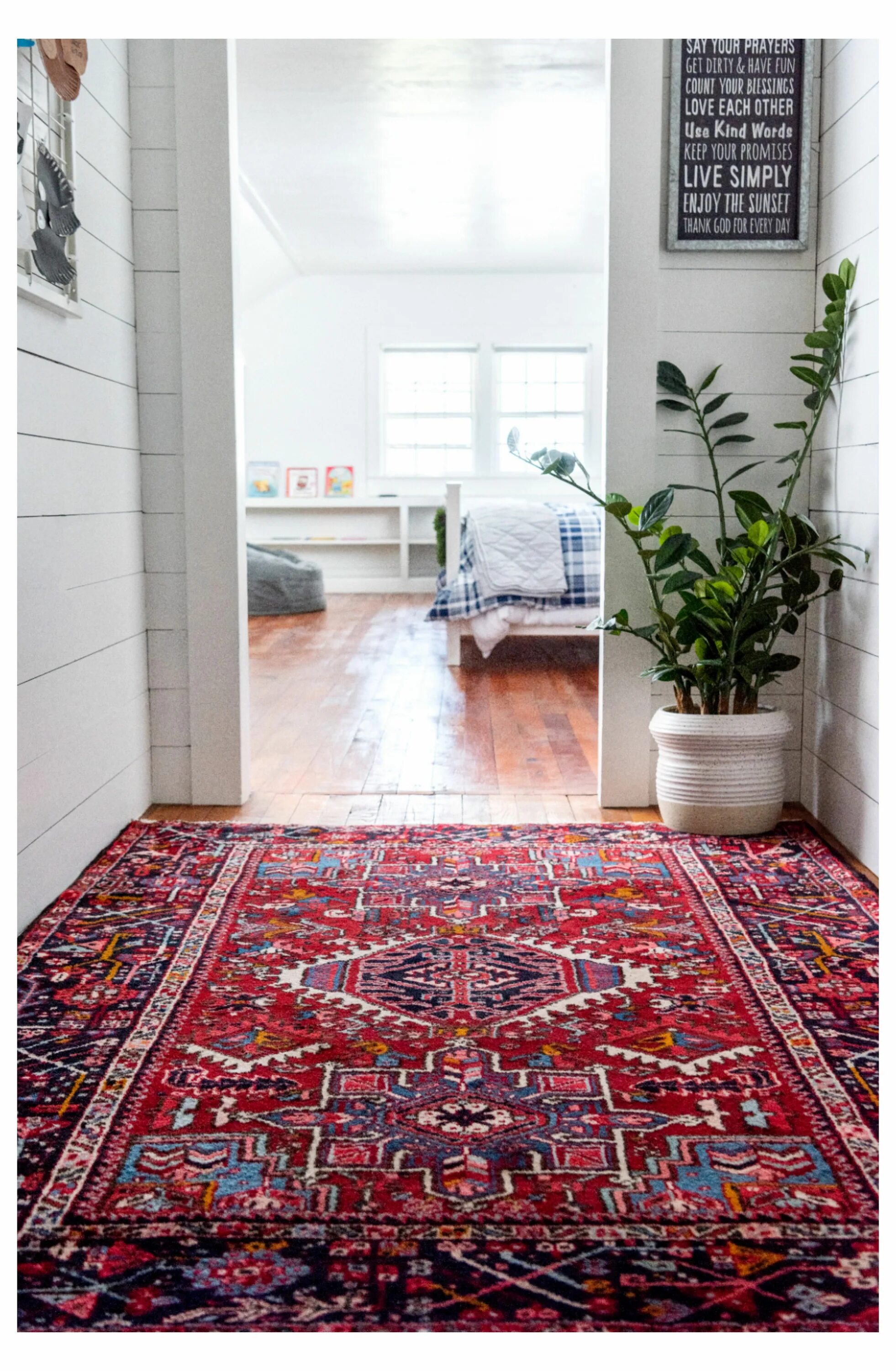 Красный ковер в современном интерьере Perisan Rugs #persian #rug #hallway Shop our Gharajeh Persian Collection to add 