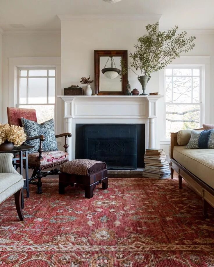 Красный ковер в современном интерьере The right rug makes a room beautiful. Visit the link in our bio to shop rugs and