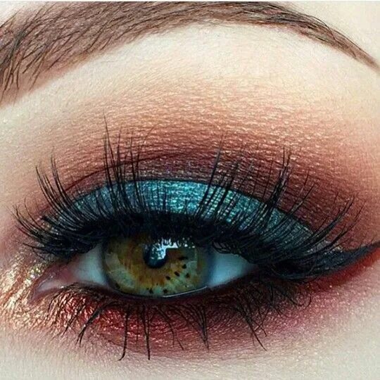 Красный макияж для голубых глаз Melt Cosmetics Dark Matter Eyeshadow Stack Eye makeup, Beauty makeup, Love makeu