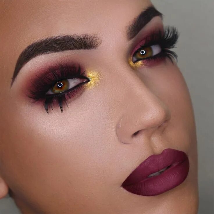 Красный макияж для карих ✖ ️Luna on Instagram: "SINGLE BLOW Hope i didn't scare you with this close up of 