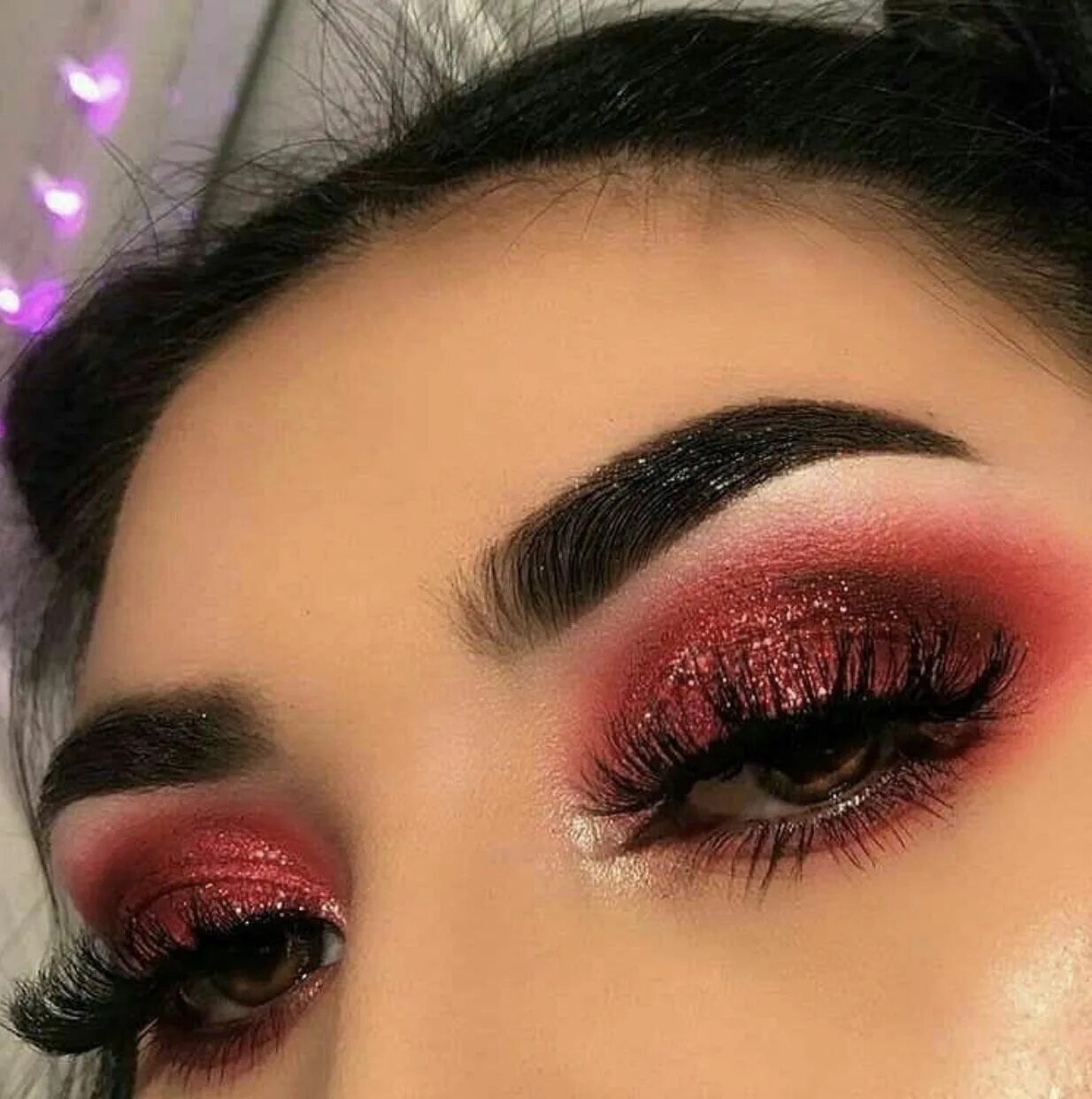 Красный макияж для карих Pin on Makeup Red eyeshadow makeup, Red eye makeup, Day makeup