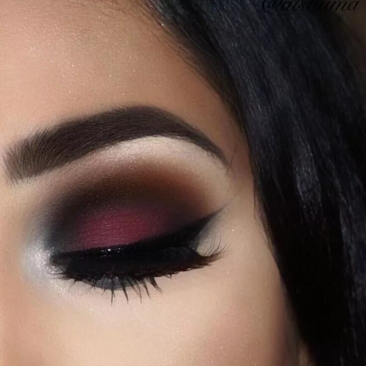 Красный макияж для карих Ver esta foto do Instagram de @flawlesssdolls * 10.6 mil curtidas Smokey eye mak
