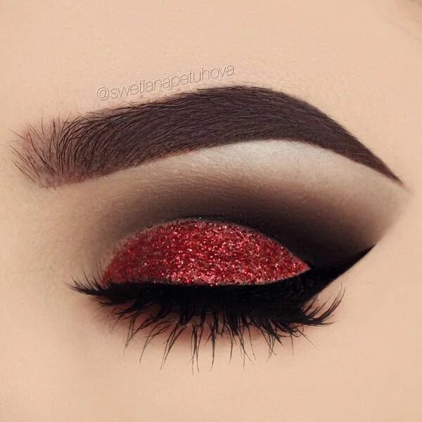Красный макияж для карих 50 Eye Makeup Ideas Art and Design Red eye makeup, Christmas makeup look, Black 