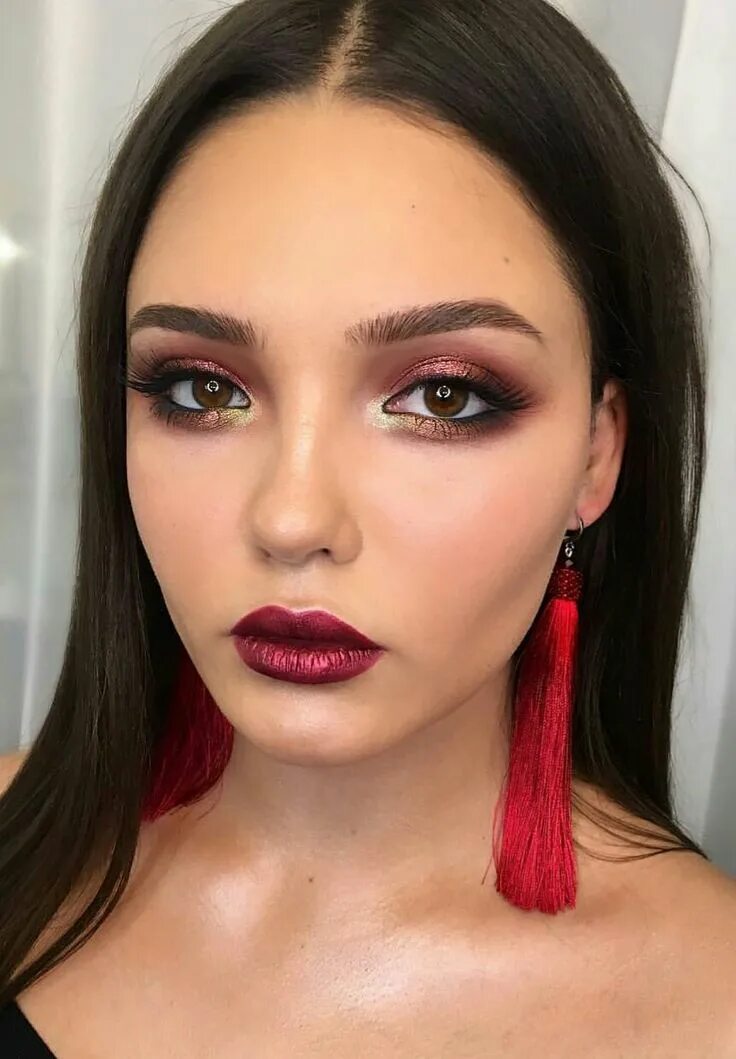 Красный макияж для карих Makeup looks Макияж для карих глаз, Виды макияжа, Макияж глаз