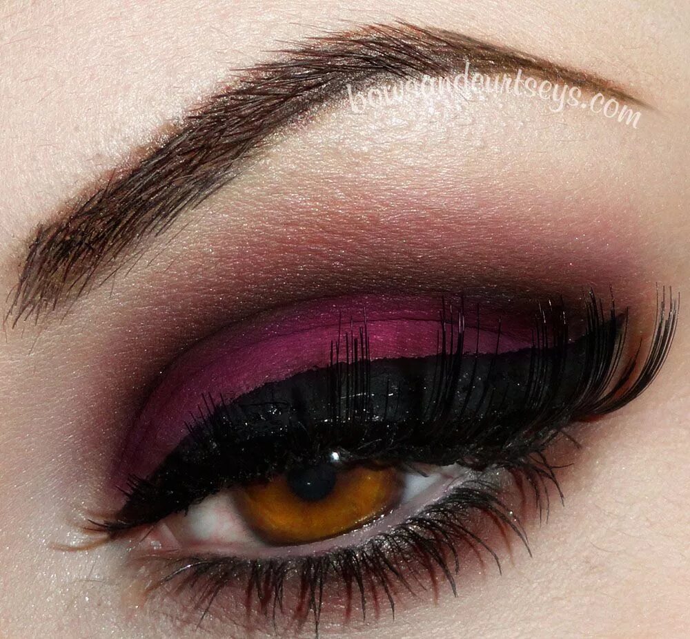 Красный макияж для карих глаз "Bows and Curtseys...Mad About Makeup.": Bold Bordeaux Burgundy eye makeup, Eye 