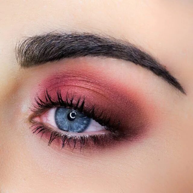 Красный макияж для серых глаз The 50 Prettiest Eye Shadow Ideas to Copy ASAP Pretty eyeshadow, Beautiful eyesh