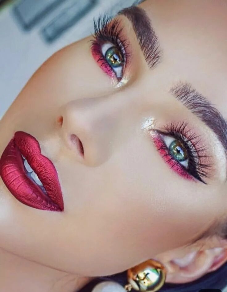 Красный макияж для серых глаз Pin by Melany Vinueza on Belleza Eye makeup, Makeup, Beauty