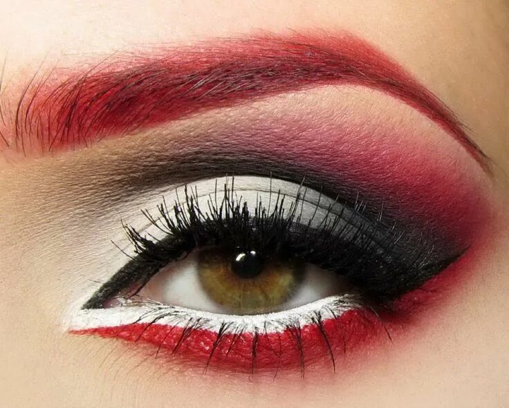 Красный макияж для зеленых глаз Make-up Red eye makeup, Anime eye makeup, Queen of hearts makeup