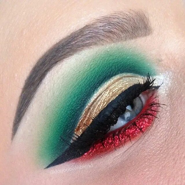 Красный макияж для зеленых глаз Instagram photo by KATINA K * Dec 19, 2014 at 2:13am UTC Christmas eye makeup, H