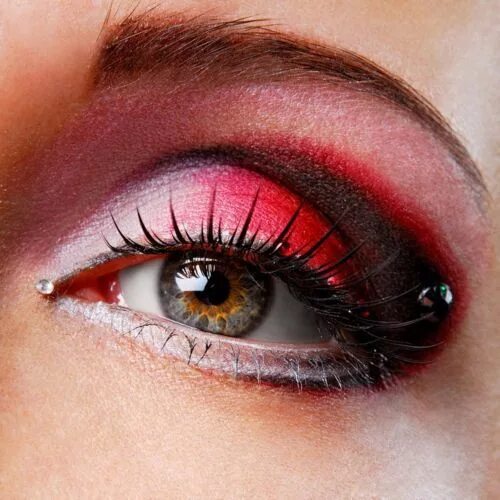 Красный макияж для зеленых глаз World of makeup. Red eye makeup, Red eyeshadow, Eye makeup