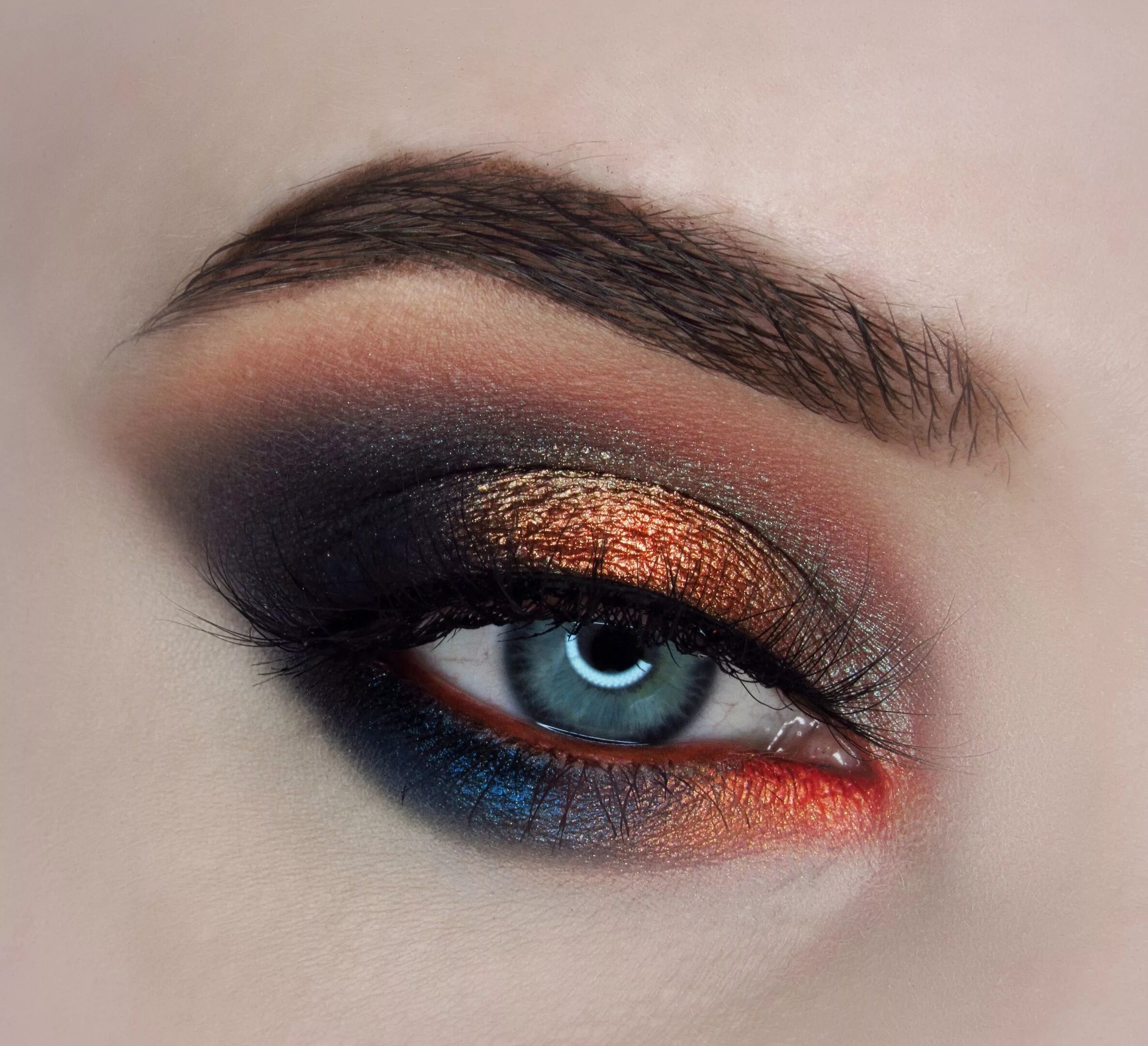 Красный макияж нависшее веко Makeup Colormakeup Tammy Tanuka Eye Makeupeye Smokeyeyes Beauty Blue eye makeup,