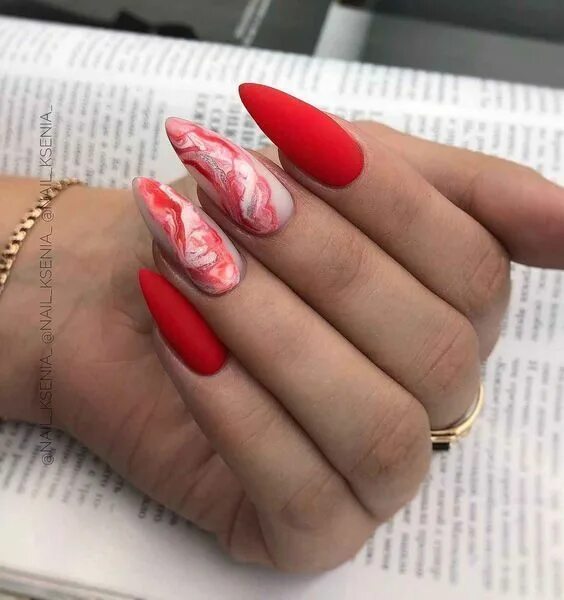 Красный маникюр 2022 The Hottest Red Nail Designs Of 2022 Red Nails To Try This Year Red acrylic nail