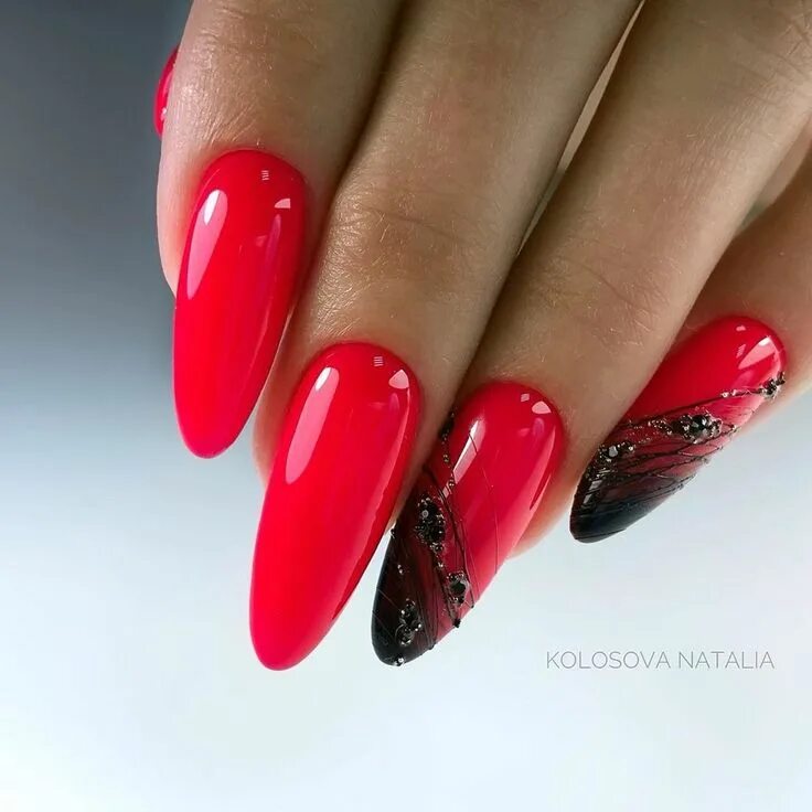 Красный маникюр 2024 миндаль с дизайном новинки Pin on Paznokcie Red nails, Ombre nail designs, Nail art designs