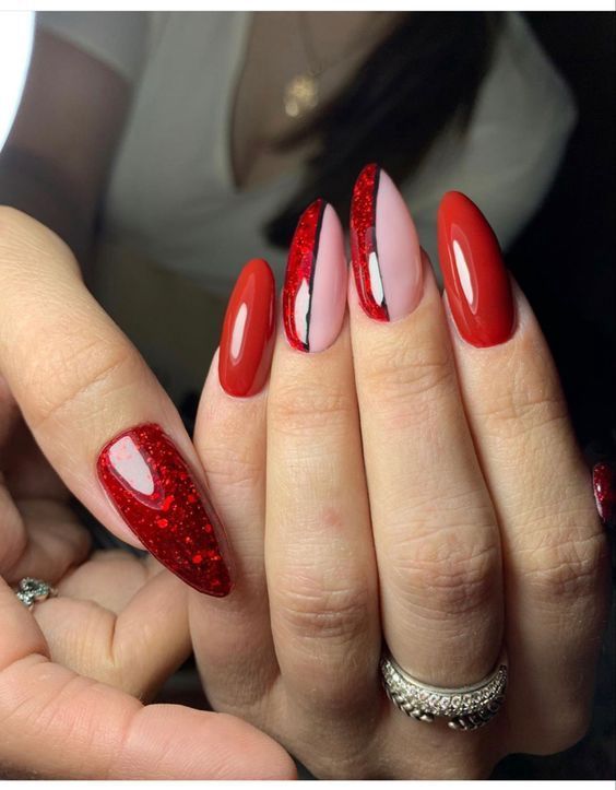 Красный маникюр 2024 на длинные ногти Маникюр красным лаком Nail designs, Henna nails, Nail art