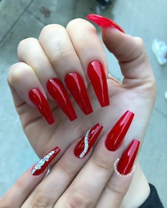 Красный маникюр 2024 на длинные ногти квадрат Red Lip Fantasy Red acrylic nails, Red nail designs, Red nails