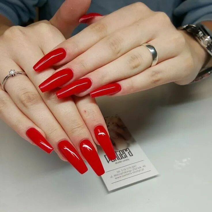 Красный маникюр 2024 на длинные ногти квадрат Fashionable trending accessories.. #ColorRed #Shoes #Purses #Jewellery #NailColo
