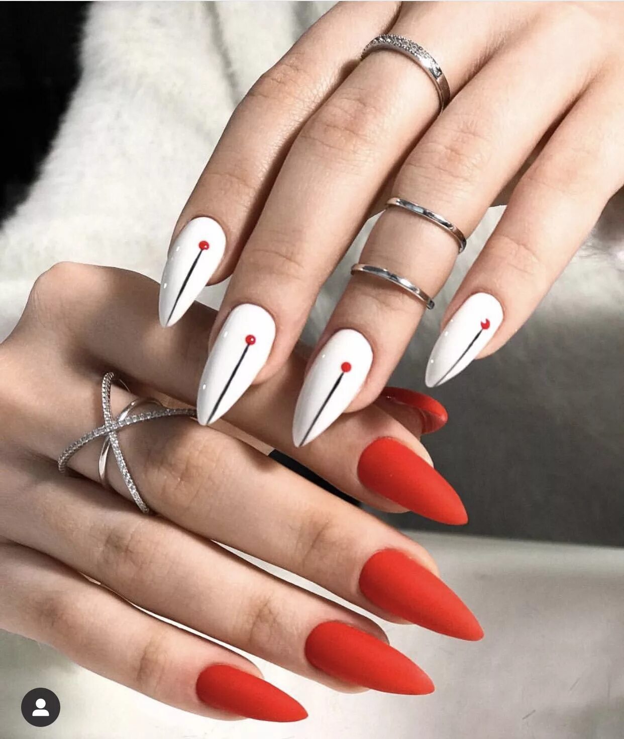 Красный маникюр 2024 на острые ногти Pin de Ira en Маникюр Manicuras, Diseños artísticos en uñas, Manicura elegante