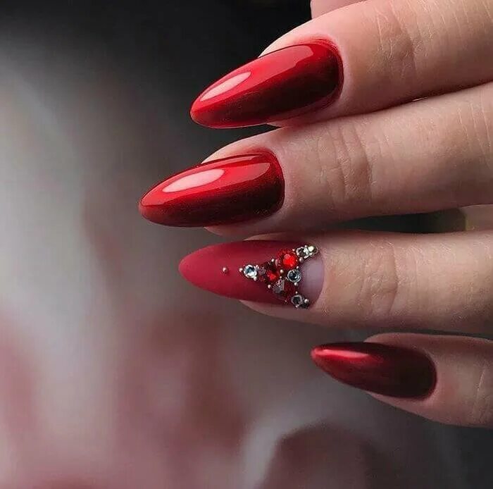 Красный маникюр 2024 с стразами Naildrugs, ногтевая студия, ул. Ленина, 19/10, Реутов - Яндекс Карты