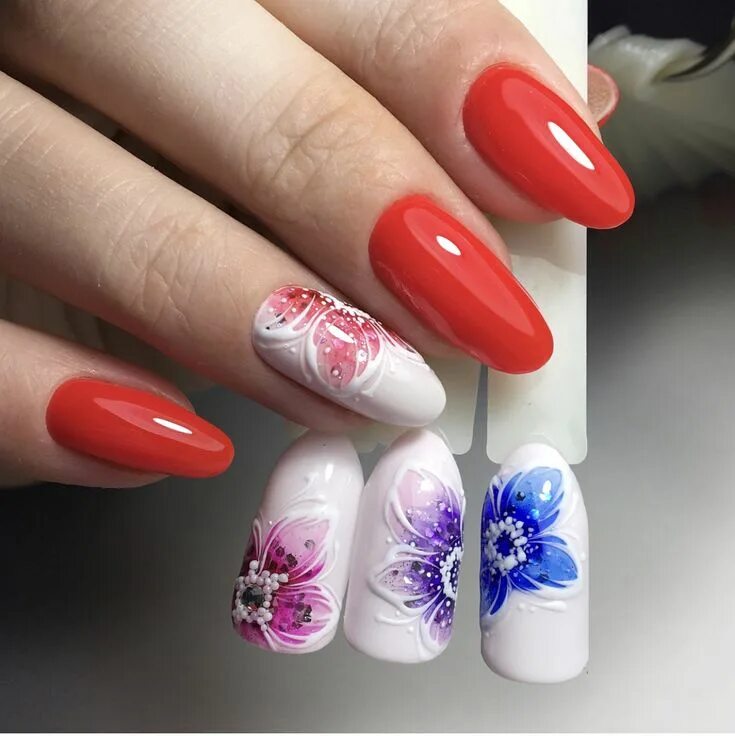 Красный маникюр 2024 с цветами Пин от пользователя Iva на доске manicure ideas Красные ногти, Акриловые ногти, 
