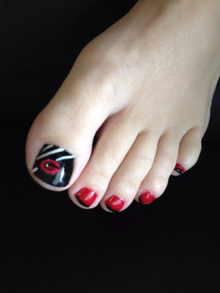 Красный маникюр черный педикюр Pin on Nail Art