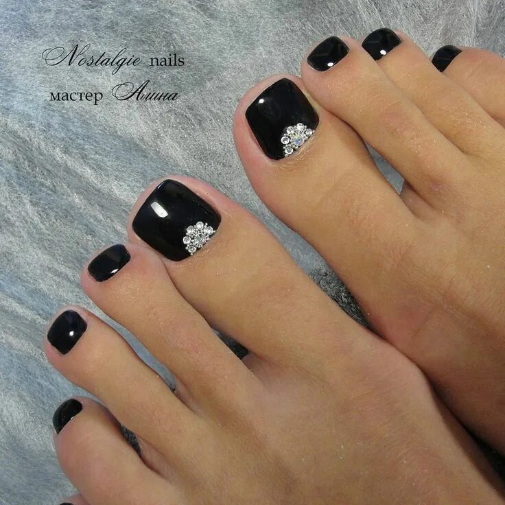Красный маникюр черный педикюр 106 Likes, 1 Comments - Nostalgie nails studio NG (@nostalgie) on Instagram: "Ко