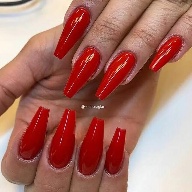 Красный маникюр форма балерина 50 Creative Red Acrylic Nail Designs to Inspire You - The Cuddl Red acrylic nail