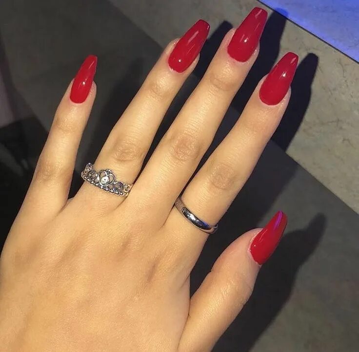 Красный маникюр форма балерина P i n t e r e s t : j a n e l l y x o x i Red acrylic nails, Long acrylic nails,