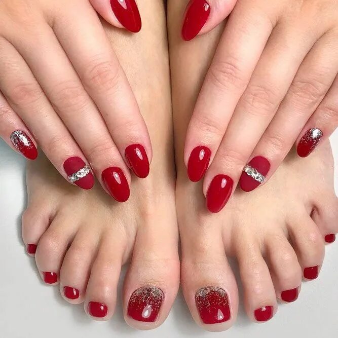 Красный маникюр и педикюр в одном стиле 50+ Toe Nail Designs 2022 for Your Perfect Feet Toe nail designs, Manicure and p
