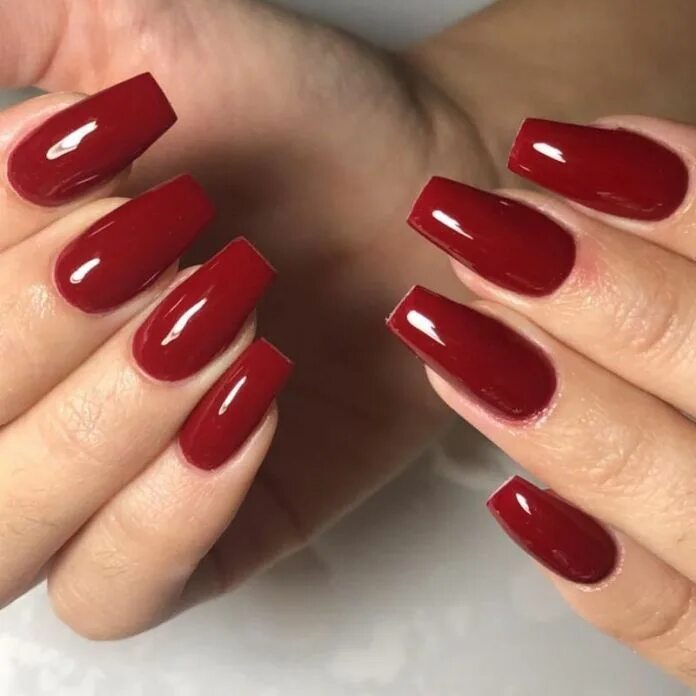 Красный маникюр квадратная форма Unghie rosse: la manicure che non passa mai di moda Unghie rosse, Unghie idee, T