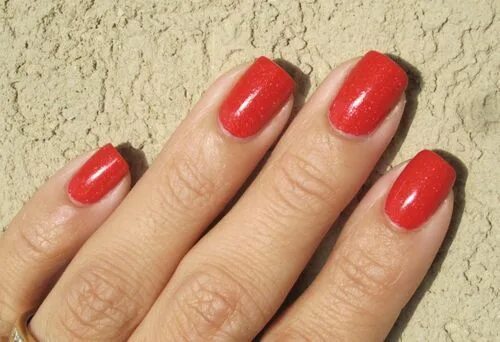 Красный маникюр мягкий квадрат ногти #Red Shaped Almond Nail Art - DELARIZ Almond shape nails, Almond nail art, Nails