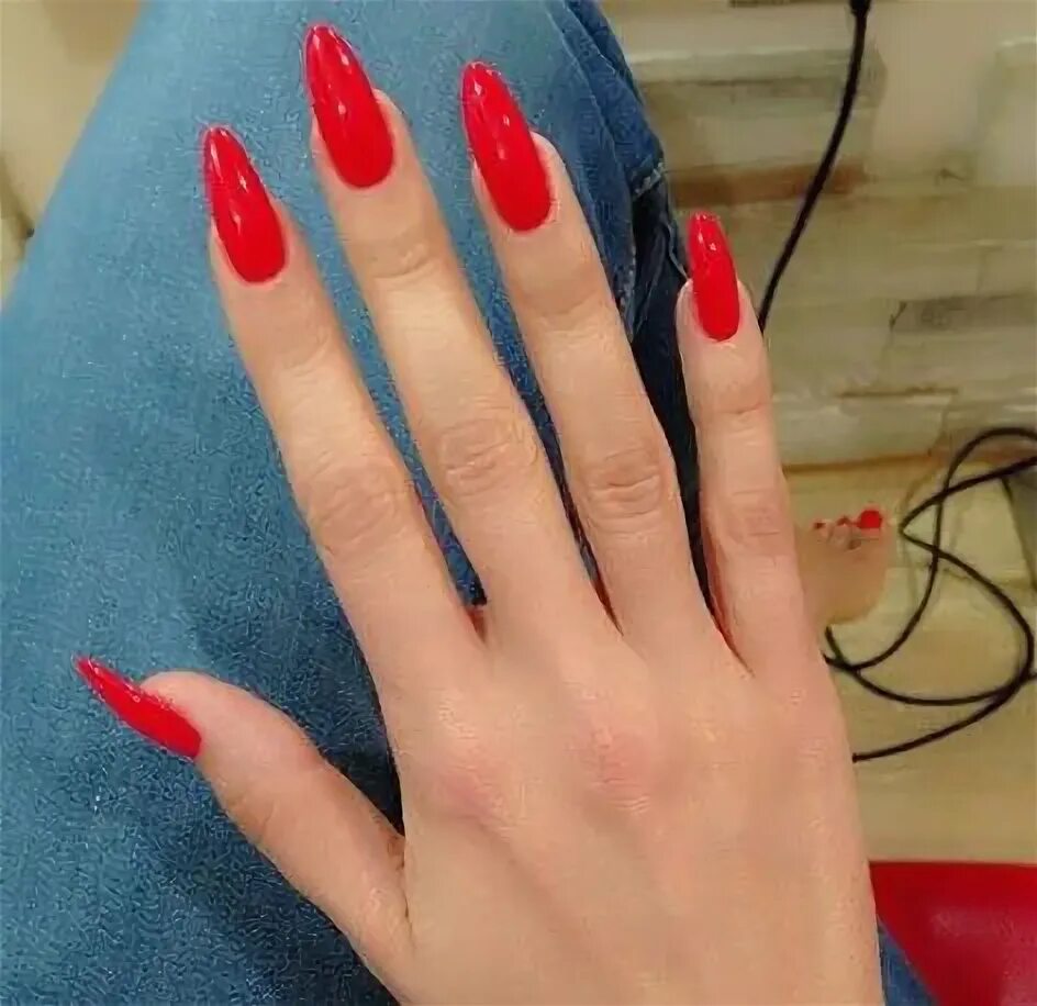 Красный маникюр на длинные миндальные ногти Pin on unghii Vintage nails, Red acrylic nails, Nail shapes