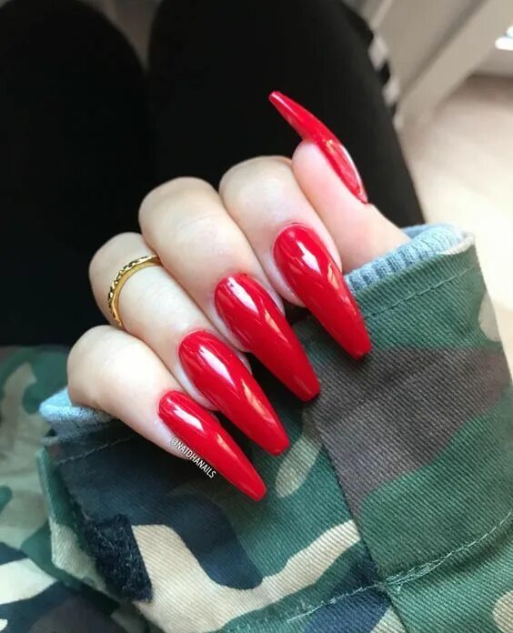 Красный маникюр на длинные ногти 28 Trendy and Cozy Red Nail Art Designs - Fashion 2D Red nails, Red nail art, Re