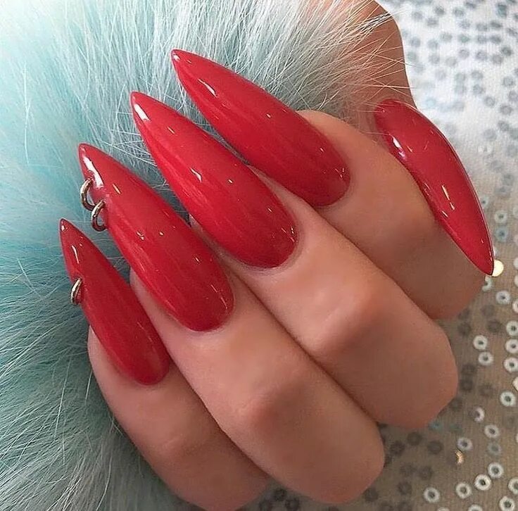 Красный маникюр на длинные ногти Classic Red Stiletto w Silver Hoops Nails, Exotic nails, Long red nails