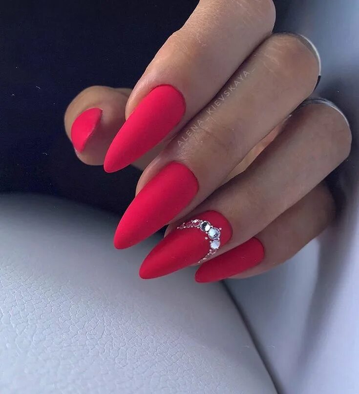 Красный маникюр на длинные ногти новинки Pin on nails Camo nails, Bling nails, Deluxe nails