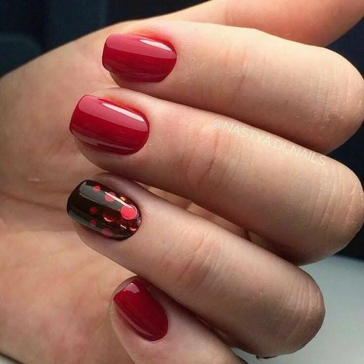 Красный маникюр на короткие квадратные ногти 2024 Pin by Marija Sapkiene on nagai American manicure nails, Nail manicure, Valentin