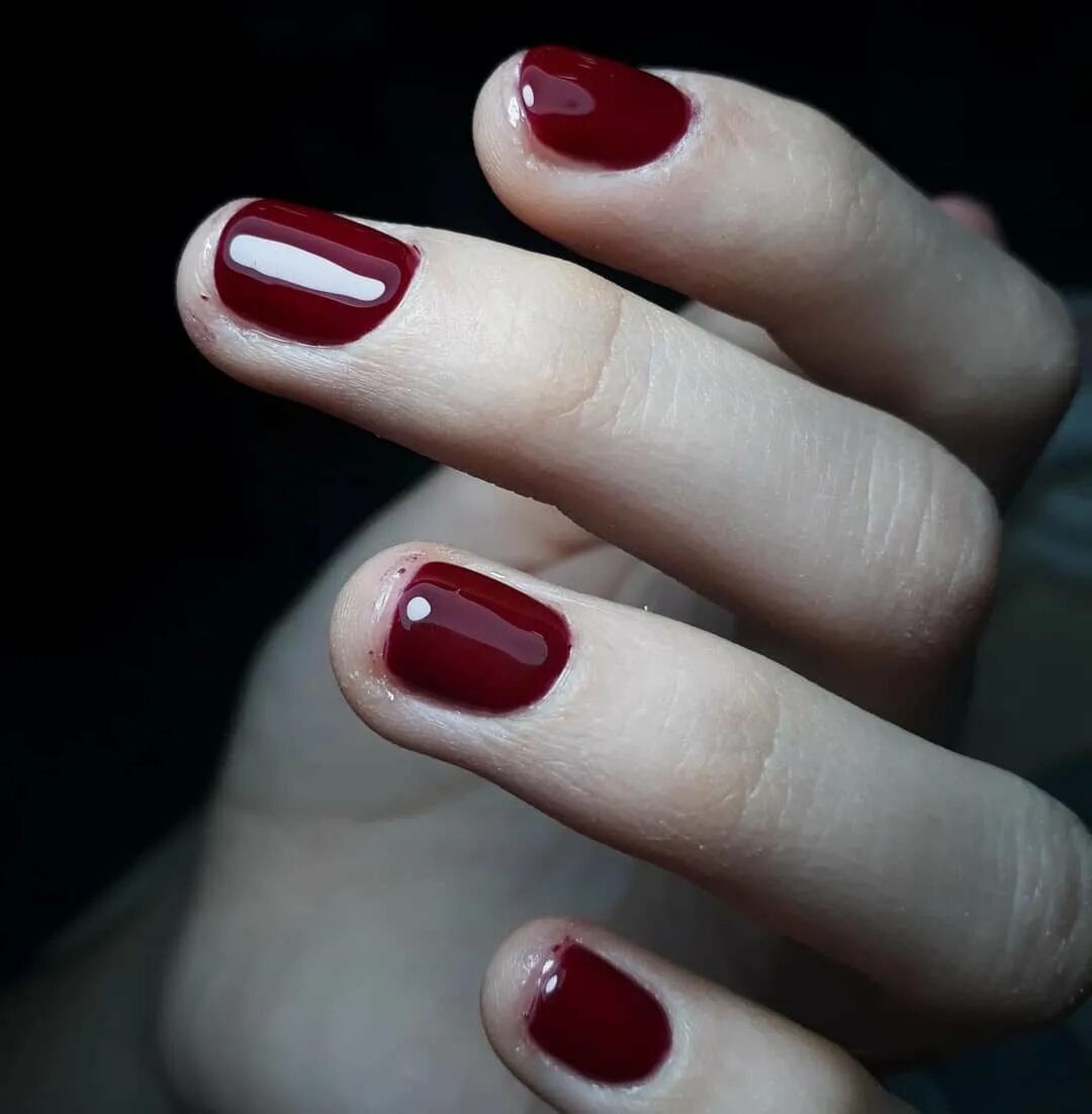 Красный маникюр на короткие ногти фото Маникюр на короткие ногти темно красный фото Strazi-Nail.ru