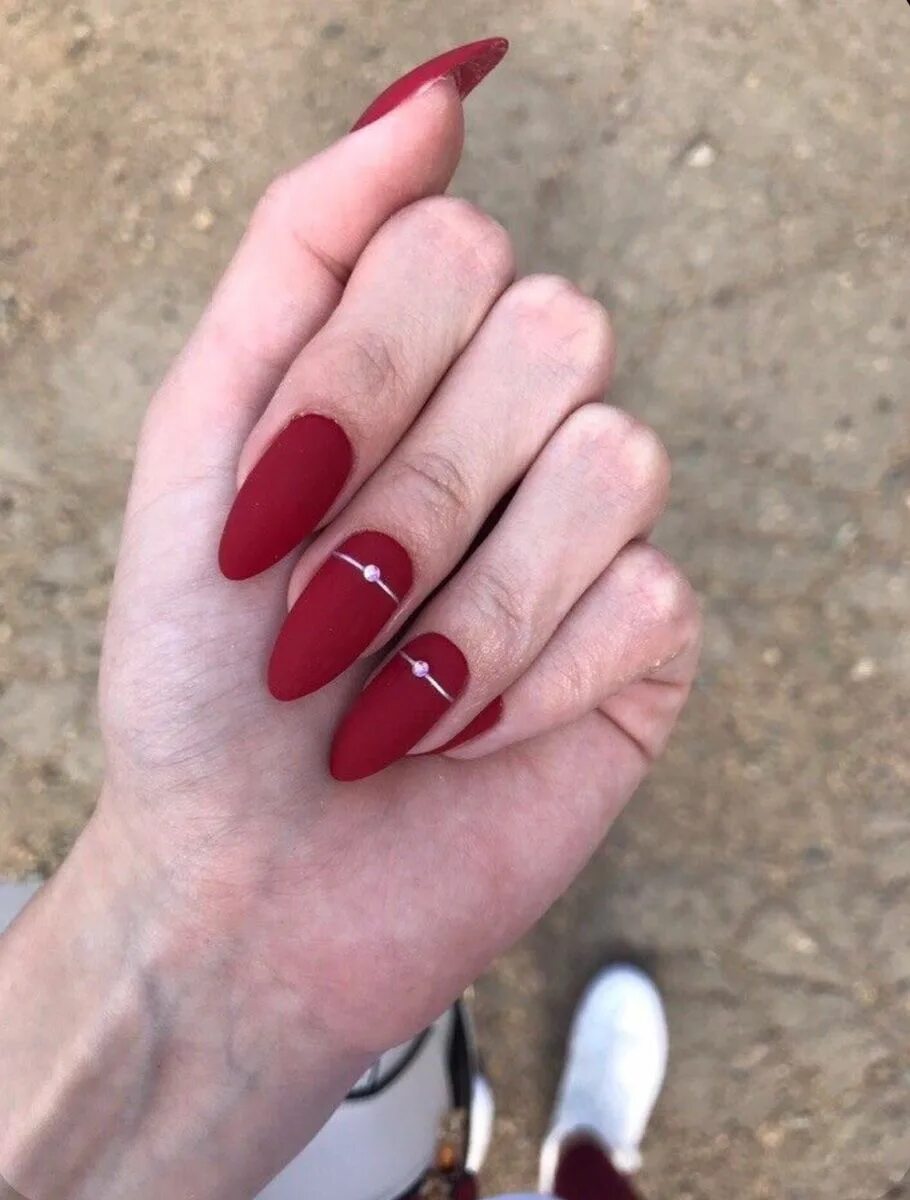 Красный маникюр на миндаль миндалевидную форму Pin on Köröm in 2024 Red acrylic nails, Nails, Acrylic nails