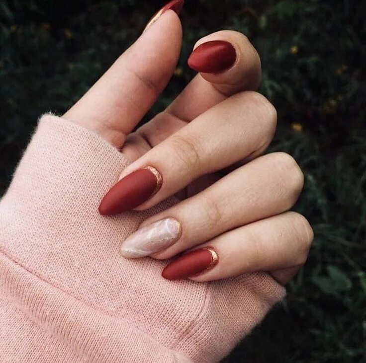 Красный маникюр на миндаль миндалевидную форму Pin by Валерия on Manicure Dipped nails, Thanksgiving nails, Fall acrylic nails