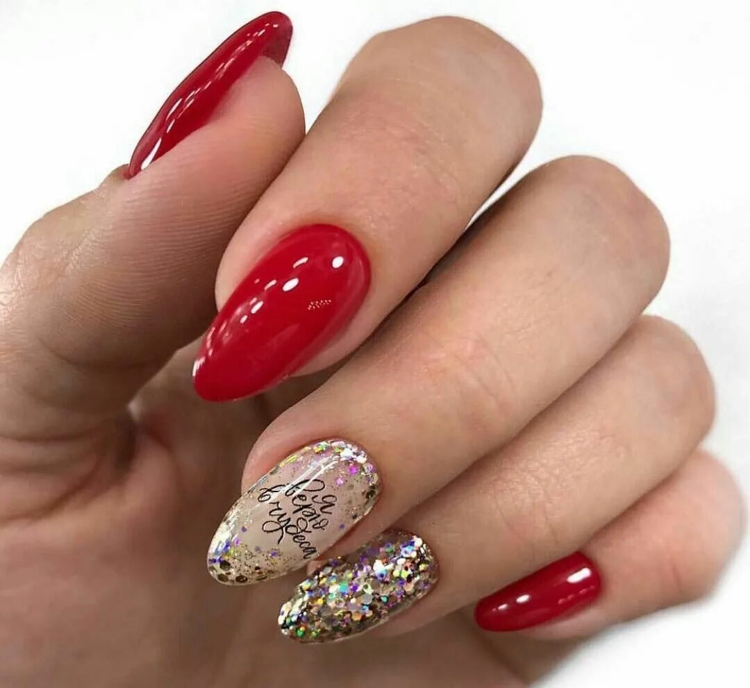 Красный маникюр на миндаль с блестками 15 новинок nail дизайна 2019 года с фото Valentine's day nail designs, Valentine